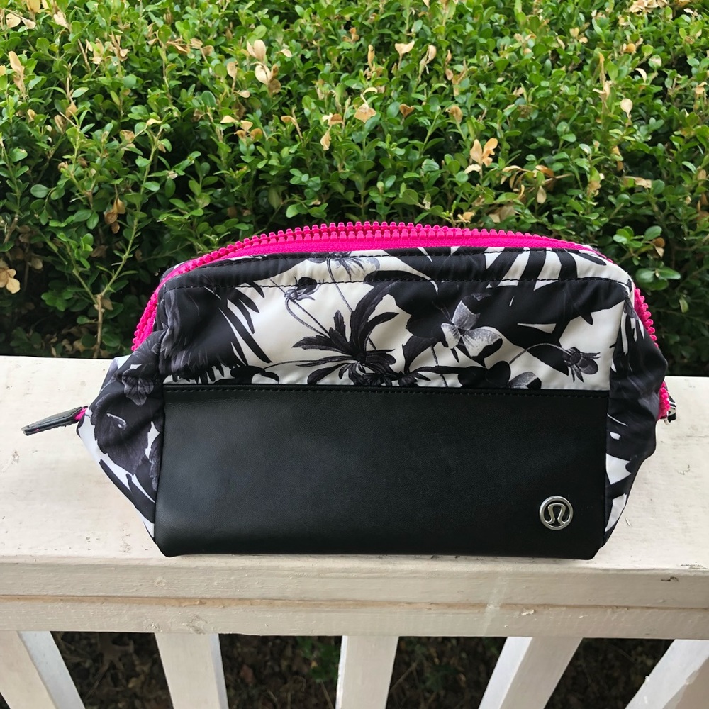 lululemon travel bag